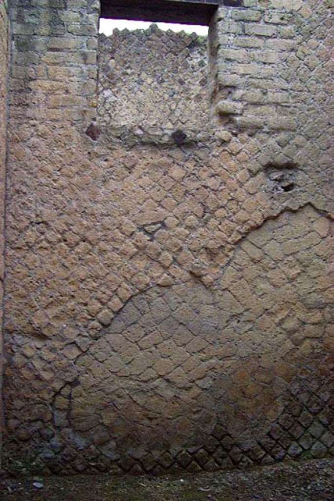 VI.13/11, Herculaneum. January 2002.
The window in the west wall of the storeroom gave light to the room from the courtyard.
Photo courtesy of Nicolas Monteix.